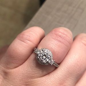 Halo rounded ring